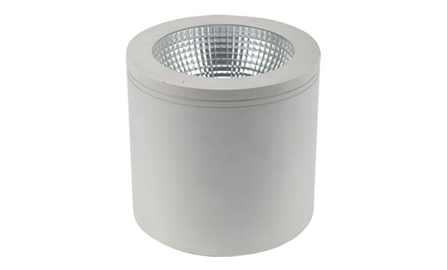 華輝照明LED筒燈驅(qū)動為恒流隔離外置驅(qū)動，便于安裝維護，與光源板實現(xiàn)完美匹配。