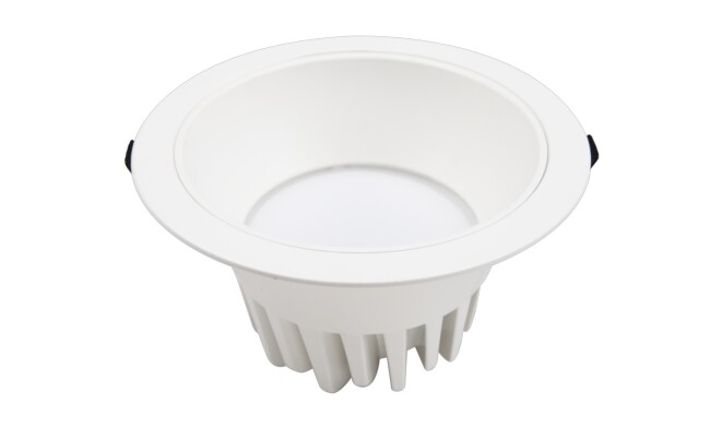 華輝照明LED筒燈驅(qū)動為恒流隔離外置驅(qū)動，便于安裝維護，與光源板實現(xiàn)完美匹配。