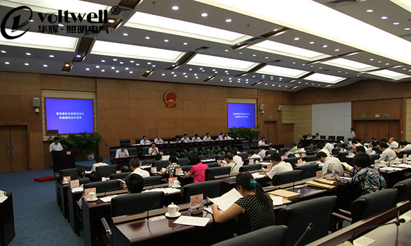 華輝照明會議室專用LED面板燈