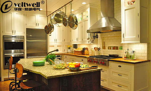 如何給母親營造一個“亮”漫滿屋